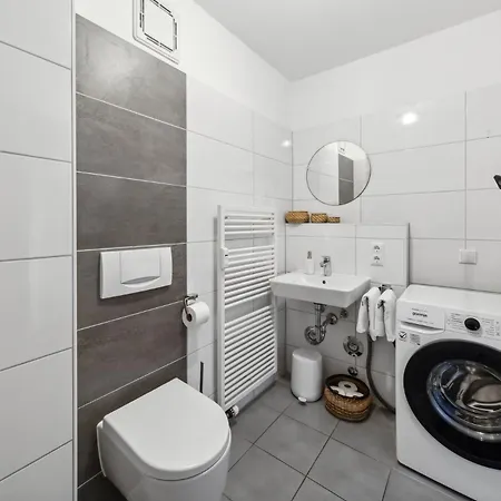 Ferienwohnung Barrierefrei - Privatparkplatz - Zentral Im Gruenen Magdeburg Exterior foto